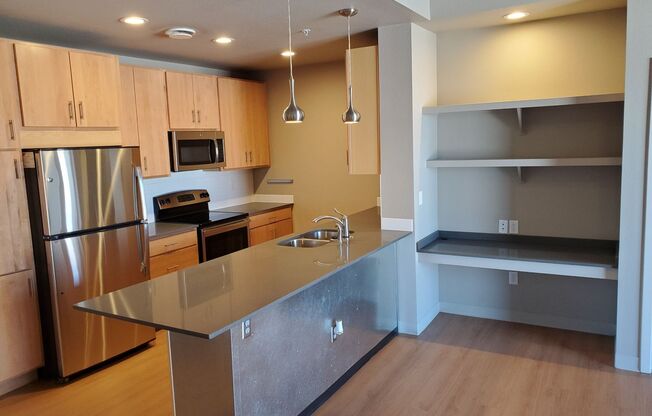2 beds, 2 baths, 995 sqft, $2,385, Unit 307