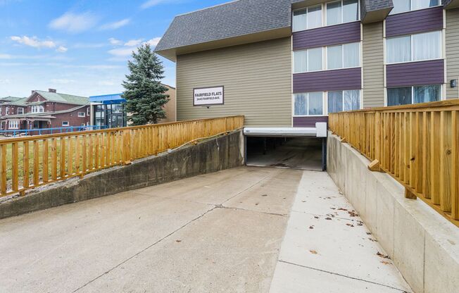 2 beds, 1.5 baths, 950 sqft, $1,095, Unit 302