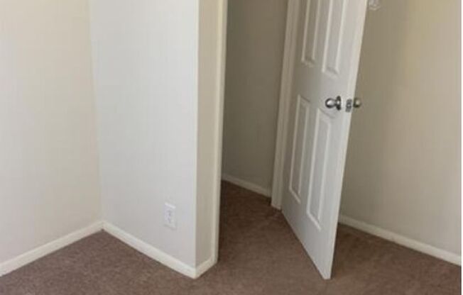 Lovely 2 BR home in Old Goucher