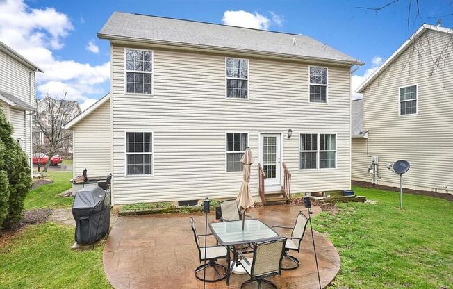 3 bedroom 2.5 bath single family home