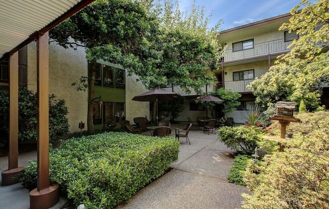 Hillcliff Apartments