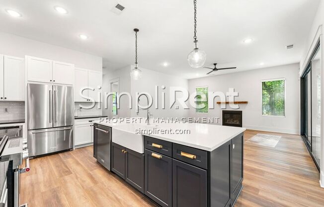 New 4/3 Home in East Point