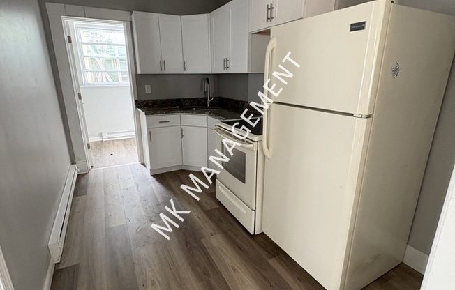 313 CEDAR AVE