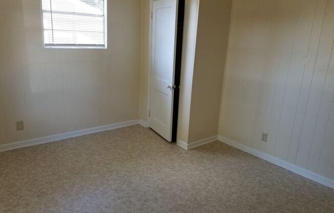 2 beds, 1 bath, $750