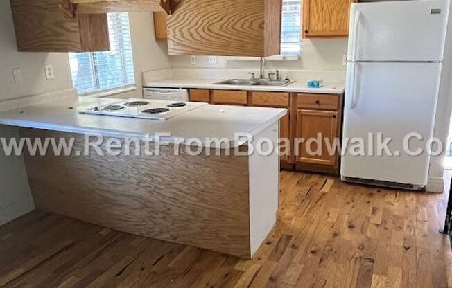 4 beds, 2 baths, 2,200 sqft, $1,995, Unit 1787 Lincoln Lane