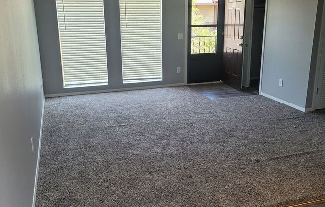 2 beds, 1 bath, 864 sqft, $895, Unit 1403