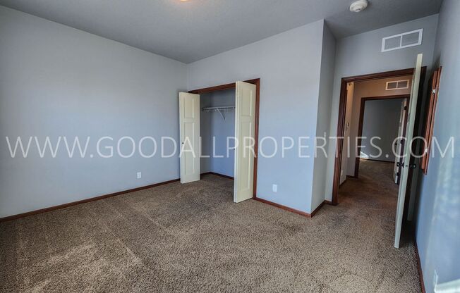 2 beds, 2 baths, $1,295