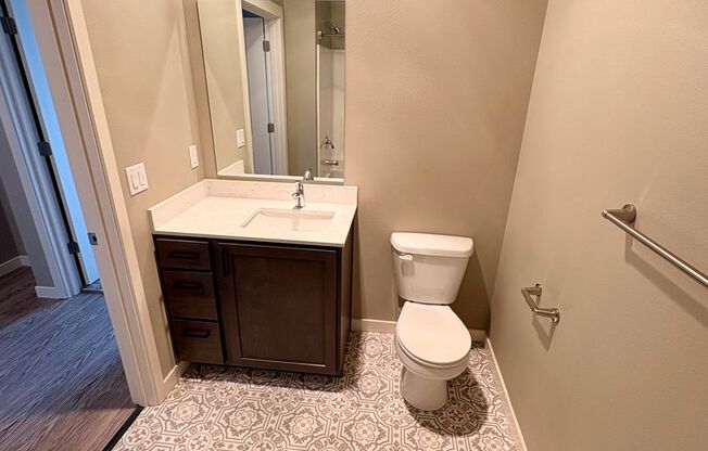 3 beds, 2 baths, 1,190 sqft, $2,395, Unit 208