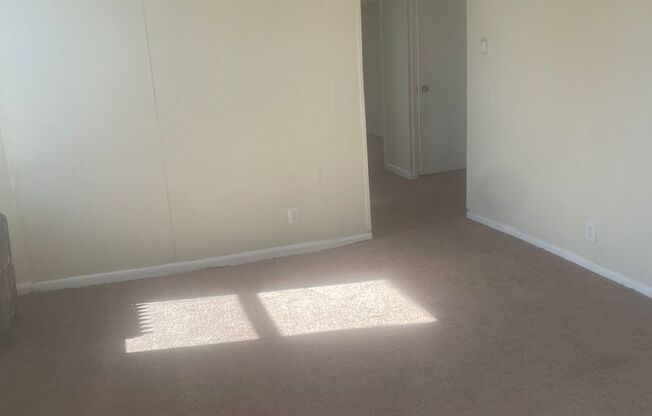 2 beds, 1 bath, $1,025