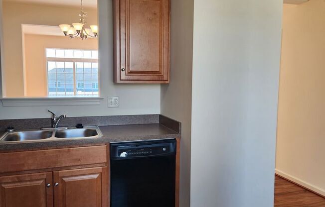 2 beds, 2.5 baths, 1,316 sqft, $1,836, Unit SU70325