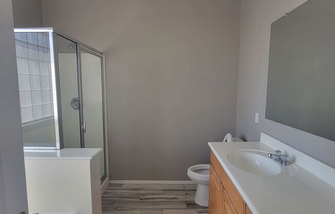 beautiful home 3b 2 bath home with den
