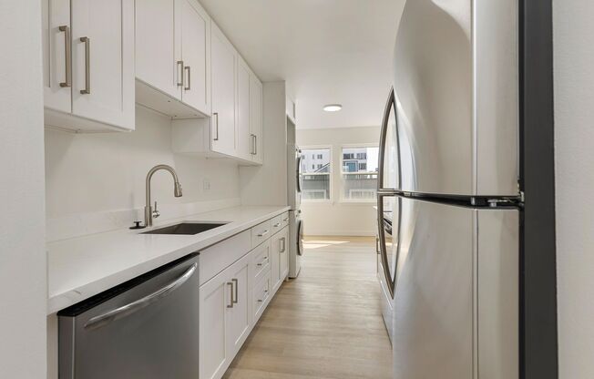 2 beds, 2 baths, 1,075 sqft, $2,885, Unit 204