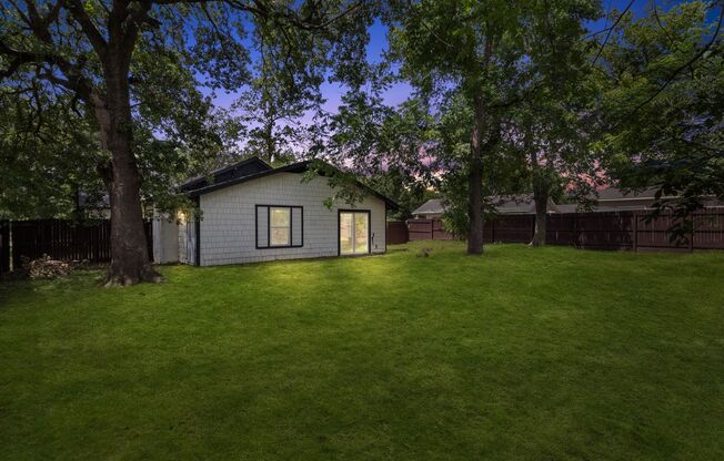 Charming Renovated Home for Lease in Denison!