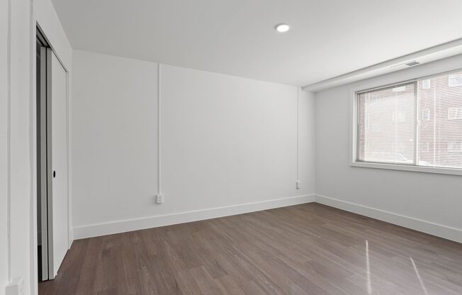 2 beds, 1 bath, 603 sqft, $1,800, Unit 5930-LL4