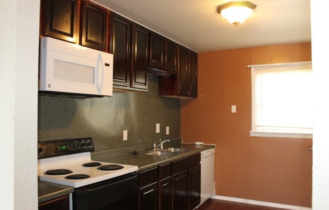Move in ready home For Rent on Busch Ave