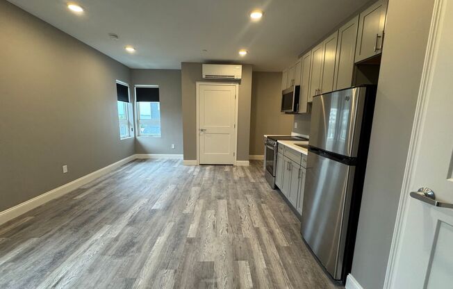 Studio, 1 bath, $1,900, Unit 303