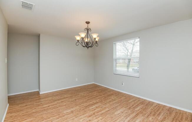 1000 BUMBLE BEE DR