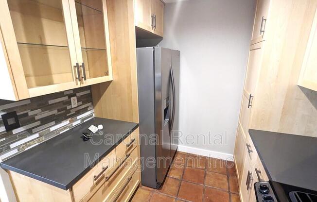 484 E California Blvd Apt 10