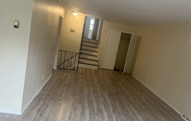 5775 CLOVERDALE BLVD