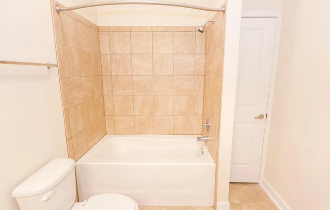 1 bed, 1 bath, 963 sqft, $1,275, Unit 33