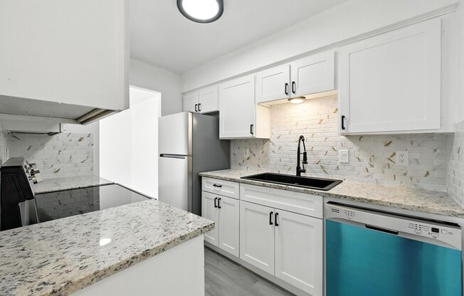 South Crest Apartments: All Bills Paid -Dazzling Dallas Apartments in Quiet Area!