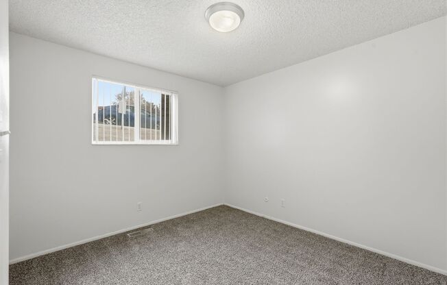 2 beds, 1.5 baths, 1,050 sqft, $1,125, Unit 29