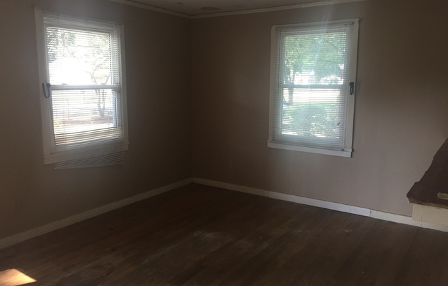 2 beds, 1 bath, $815