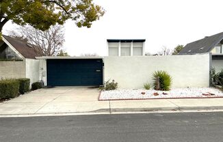 Private 3 Bedroom 2 Bathroom Single Family Home in Sunnyvale!!!