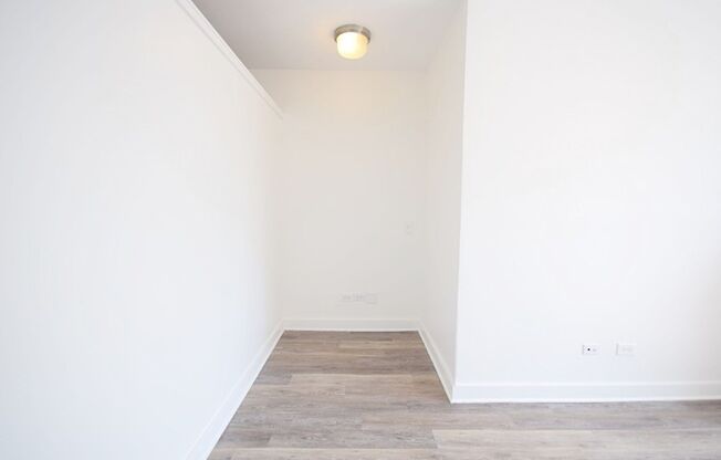 1 bed, 1 bath, 727 sqft, $1,850, Unit 946