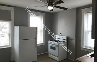 1 bed, 1 bath, $790, Unit 2623 Indiana Ave 2F (A)