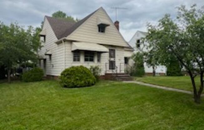 Welcome to 871 E 232nd St