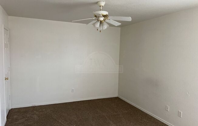 3 beds, 2 baths, $875, Unit 3307 Toledo Unit C