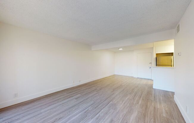 2 beds, 1 bath, 720 sqft, $2,325, Unit 213C
