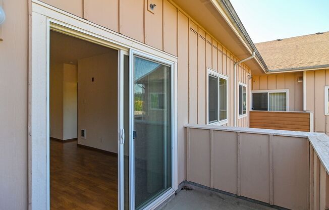 2 beds, 1 bath, $1,700, Unit 305