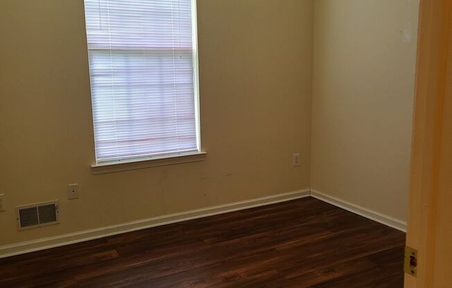 3 beds, 2 baths, 1,320 sqft, $2,794, Unit 1906