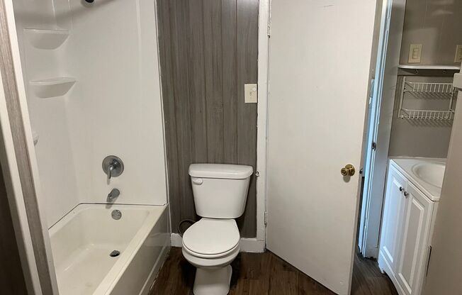 1 bed, 1 bath, $650