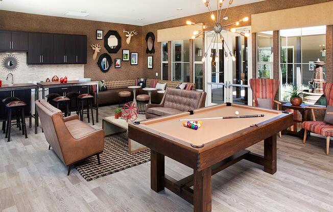 CONTEMPORARY
COMFORTABLE
CONVENIENT