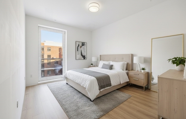 3 beds, 2 baths, 1,046 sqft, $6,125, Unit 602