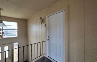 2 beds, 1 bath, $695, Unit 1701 Kirk Avenue - 3