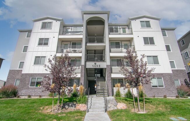 Gorgeous 2-Bed, 2-Bath Apartment in Provo. Great Location!