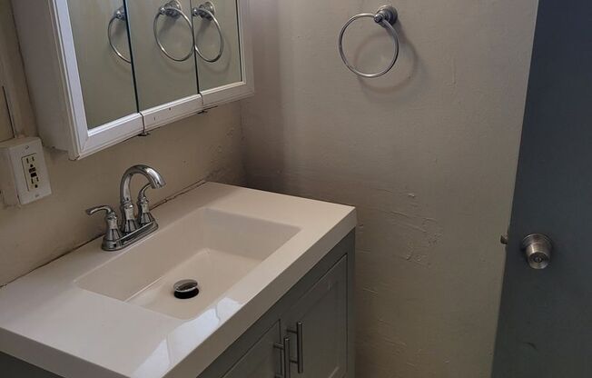Studio, 1 bath, $825, Unit 207