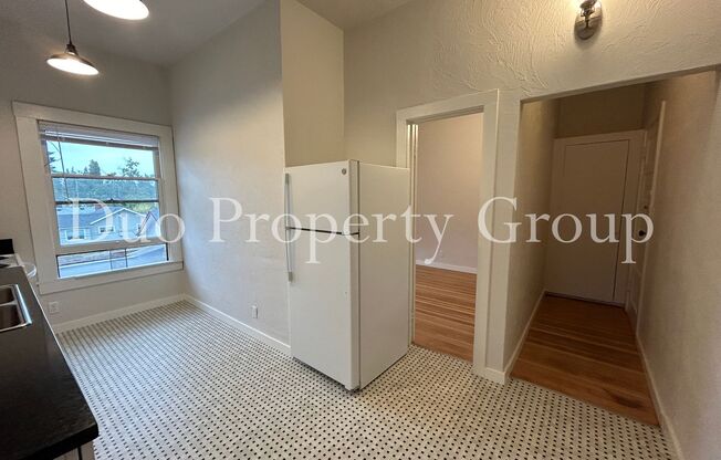 1 bed, 1 bath, 450 sqft, $1,250, Unit 7