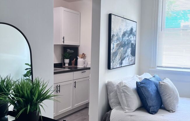 Studio, 1 bath, 287 sqft, $655, Unit 103