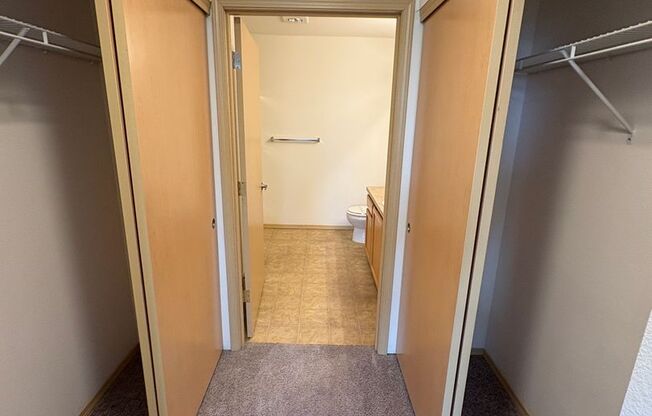 1 bed, 1 bath, 736 sqft, $1,550, Unit 354-3033