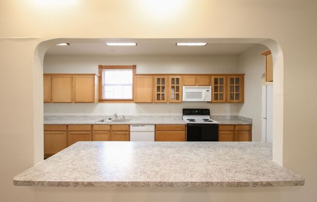 2 beds, 2 baths, 1,650 sqft, $2,135