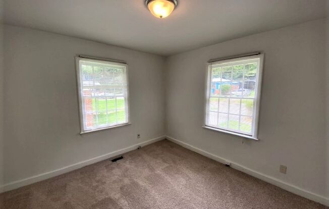 West Charlotte.  Renovated 2 Bedroom!