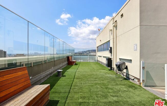 2 beds, 2.5 baths, 2,000 sqft, $7,995, Unit 5A