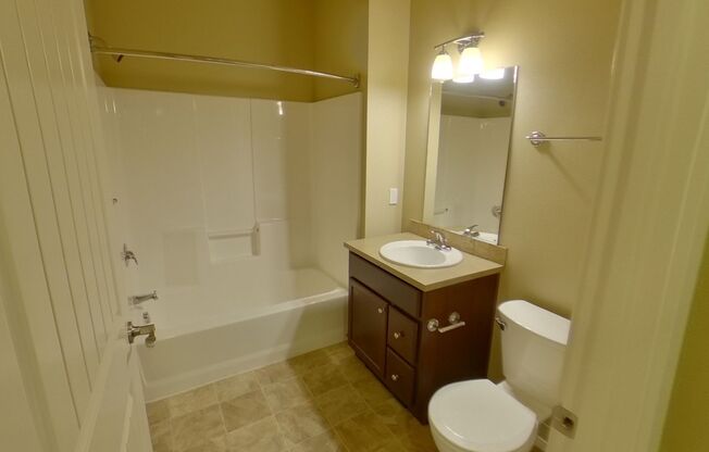 3 beds, 3 baths, 1,324 sqft, $2,700, Unit 303