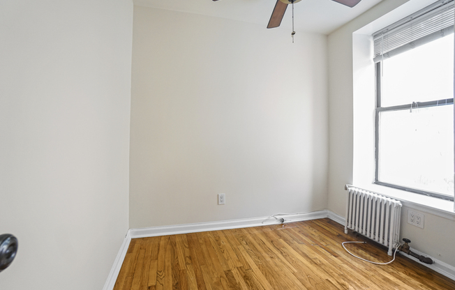 270 E 78 ST