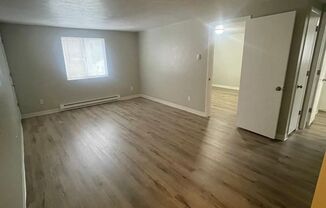 2 beds, 1 bath, $1,100, Unit C7